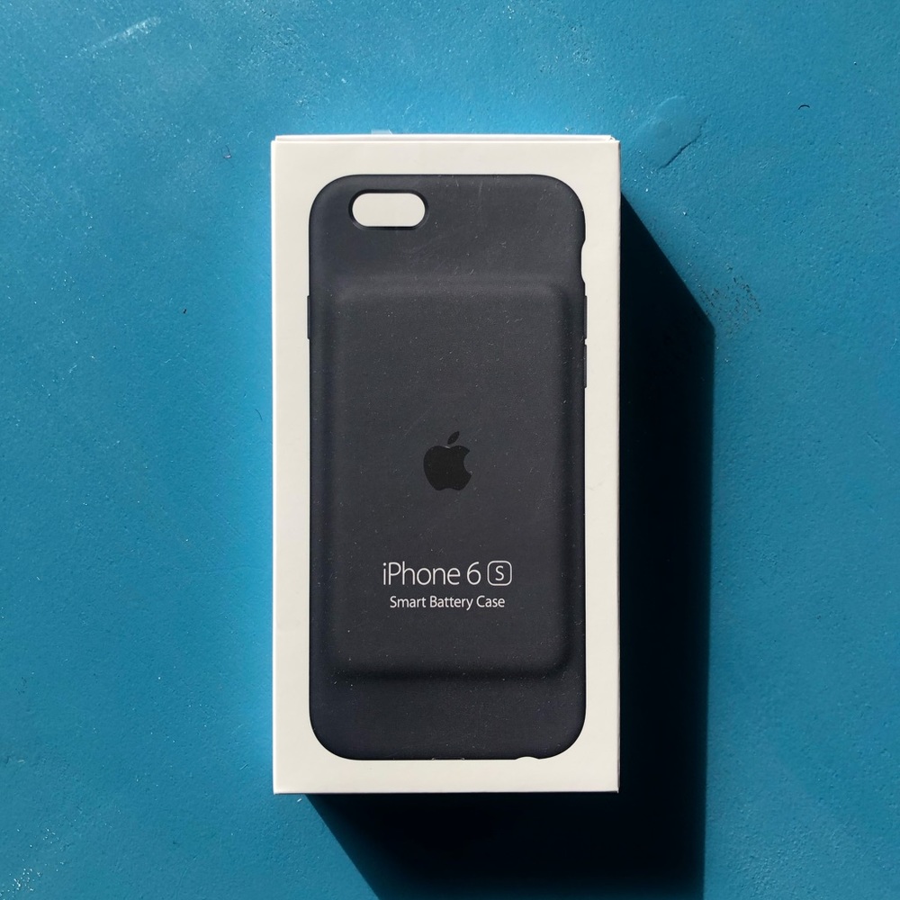 iPhone 6S Smart Battery Case in Charcoal Gray